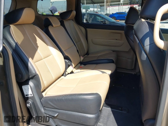 2017 Kia Sedona LX with VIN KNDMB5C16H6254544, listed as a IAAI auction lot 41961809 with 124,658 mi miles. Bid and sale history available at carsss.com. Image 8.