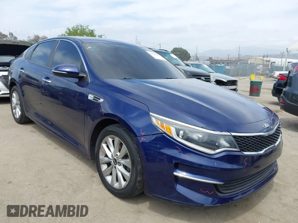 2017 Kia Optima LX z VIN 5XXGT4L37HG154590, wystawiony jako IAAI lot #42229141 z przebiegiem 112 134 mil mil oraz . Historia ofert i sprzedaży dostępna na DreamBid. Obrazek 1.