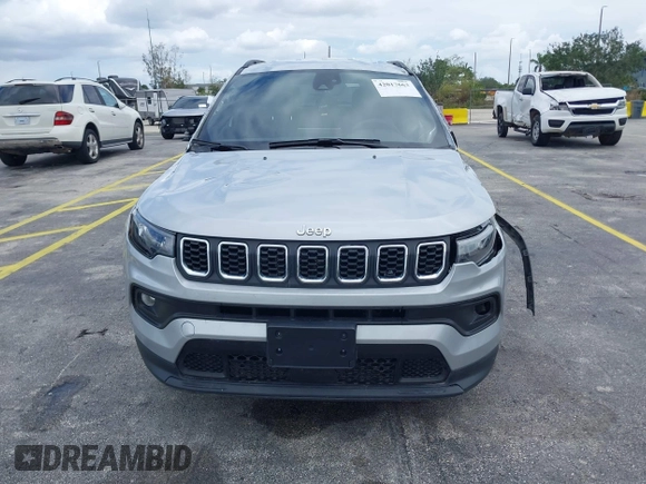 2024 Jeep Compass Latitude with VIN 3C4NJDBN6RT109646, listed as a IAAI auction lot 42017663 with 17,239 mi miles. Bid and sale history available at carsss.com. Image 12.