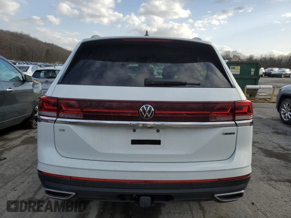 2024 Volkswagen Atlas SE z VIN 1V2HR2CA9RC541812, wystawiony jako Copart lot #48036545 z przebiegiem 16 014 mil mil oraz Szkoda całkowita • Salvage title. Historia ofert i sprzedaży dostępna na DreamBid. Obrazek 6.