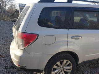 2013 Subaru Forester X Limited с VIN JF2SHAEC2DH440885, выставлен на аукционе IAAI как лот 41714137 с пробегом 208 045 миль миль и . История ставок и продаж доступна на DreamBid. Изображение 15.