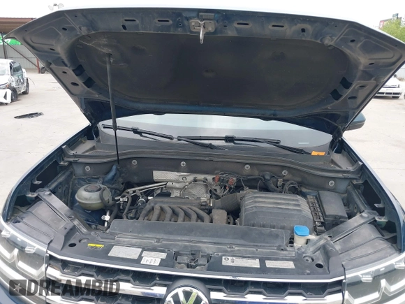 2018 Volkswagen Atlas SE z VIN 1V2KR2CA4JC532476, wystawiony jako IAAI lot #42070722 z przebiegiem 155 320 mil mil oraz . Historia ofert i sprzedaży dostępna na DreamBid. Obrazek 10.