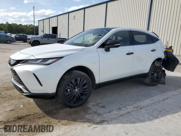 2024 Toyota Venza LE with VIN JTEAAAAH4RJ181828, listed as a Copart auction lot 73568204 with 5,977 mi miles and Salvage Title. Bid and sale history available at carsss.com. Image 1.