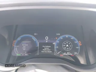 2025 Toyota Sienna Platinum z VIN 5TDESKFC0SS168394, wystawiony jako IAAI lot #42110535 z przebiegiem 7 905 mil mil oraz . Historia ofert i sprzedaży dostępna na DreamBid. Obrazek 7.