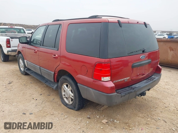 2004 Ford Expedition Special Service with VIN 1FMPU15L84LB03114, listed as a IAAI auction lot 41303228 with 163,463 mi miles. Bid and sale history available at carsss.com. Image 3.