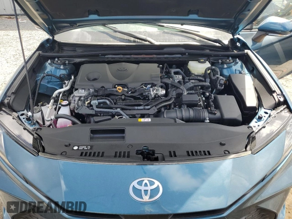 2025 Toyota Camry LE with VIN 4T1DAACK2SU588668, listed as a Copart auction lot 51573135 with 372 mi miles and Salvage Title. Bid and sale history available at carsss.com. Image 11.