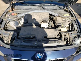 2015 BMW 3 Series 328i xDrive z VIN WBA3B5C55FF962857, wystawiony jako Copart lot #52691015 z przebiegiem 129 523 mil mil oraz Nie do naprawy • Non repairable. Historia ofert i sprzedaży dostępna na DreamBid. Obrazek 11.