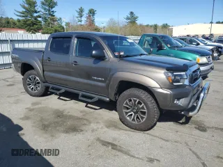 2013 Toyota Tacoma z VIN 3TMLU4EN2DM108944, wystawiony jako Copart lot #55143625 z przebiegiem 181 160 mil mil oraz Szkoda całkowita • Salvage title. Historia ofert i sprzedaży dostępna na DreamBid. Obrazek 4.