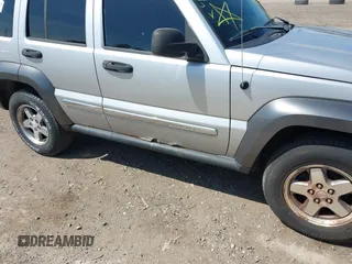 2006 Jeep Liberty Sport z VIN 1J4GL48K26W147004, wystawiony jako IAAI lot #42079926 z przebiegiem Nie podano mil oraz . Historia ofert i sprzedaży dostępna na DreamBid. Obrazek 6.