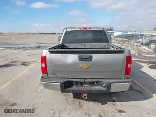2007 Chevrolet Silverado 1500 LTZ with VIN 2GCEK13MX71529698, listed as a IAAI auction lot 41590698 with 244,705 mi miles. Bid and sale history available at carsss.com. Image 6.