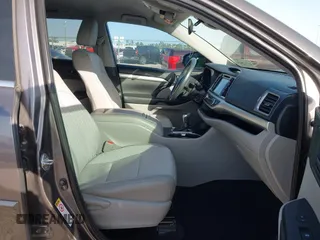2019 Toyota Highlander LE with VIN 5TDZZRFH6KS306098, listed as a IAAI auction lot 41712844 with 92,056 mi miles and . Bid and sale history available at DreamBid. Image 5.