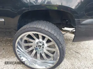 2007 Chevrolet Tahoe LT z VIN 1GNFK13067R331734, wystawiony jako IAAI lot #42372797 z przebiegiem 173 150 mil mil oraz . Historia ofert i sprzedaży dostępna na DreamBid. Obrazek 17.