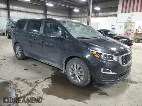 2020 Kia Sedona EX with VIN KNDMB5C12L6588496, listed as a Copart auction lot 45233365 with 104,325 mi miles and Clean Title. Bid and sale history available at carsss.com. Image 4.