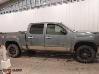 2011 GMC Sierra 1500 SLE with VIN 3GTP2VE36BG236062, listed as a IAAI auction lot 41567246 with 186,678 mi miles. Bid and sale history available at carsss.com. Image 13.