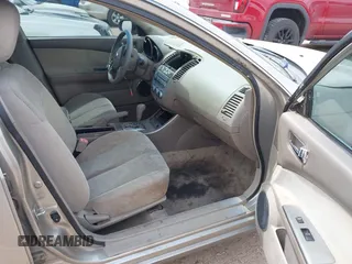 2006 Nissan Altima S with VIN 1N4AL11D16N379532, listed as a IAAI auction lot 42164637 with 181,231 mi miles and . Bid and sale history available at DreamBid. Image 5.