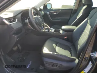 2025 Toyota RAV4 Hybrid XLE Premium z VIN 4T3B6RFV8SU176372, wystawiony jako Copart lot #42589945 z przebiegiem 2 197 mil mil oraz Szkoda całkowita • Salvage title. Historia ofert i sprzedaży dostępna na DreamBid. Obrazek 7.