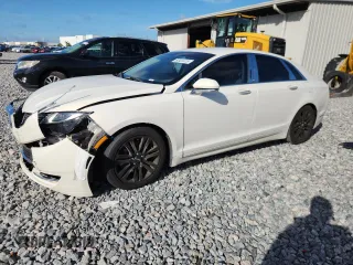 2013 Lincoln MKZ z VIN 3LN6L2GK1DR816558, wystawiony jako Copart lot #60424415 z przebiegiem 95 593 mil mil oraz Szkoda całkowita • Salvage title. Historia ofert i sprzedaży dostępna na DreamBid. Obrazek 1.