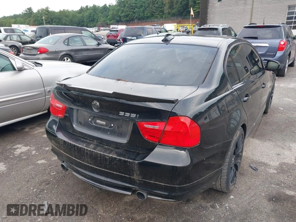 2011 BMW 3 Series 335i xDrive с VIN WBAPL5C53BA742364, выставлен на аукционе IAAI как лот 42604717 с пробегом 157 418 миль миль и . История ставок и продаж доступна на DreamBid. Изображение 4.