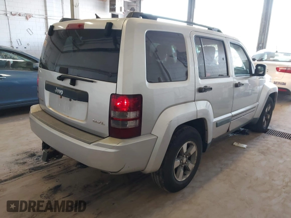 2008 Jeep Liberty Sport z VIN 1J8GN28K28W205032, wystawiony jako IAAI lot #42394818 z przebiegiem 229 088 mil mil oraz . Historia ofert i sprzedaży dostępna na DreamBid. Obrazek 4.