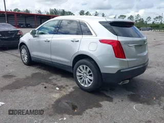2019 Cadillac XT5 FWD z VIN 1GYKNARSXKZ242727, wystawiony jako IAAI lot #41669220 z przebiegiem 62 812 mil mil oraz . Historia ofert i sprzedaży dostępna na DreamBid. Obrazek 3.