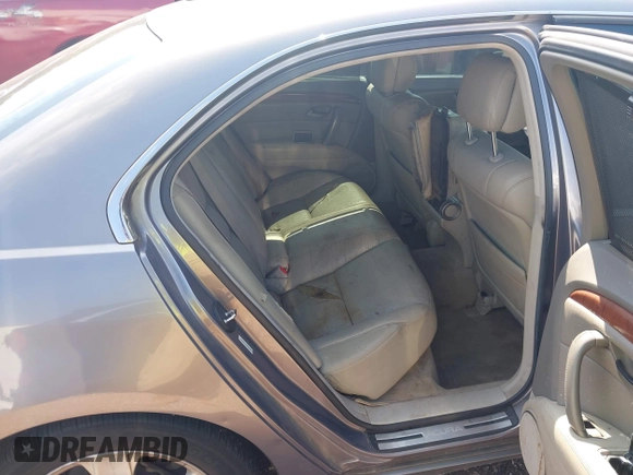 2006 Acura RL with VIN JH4KB16536C010572, listed as a IAAI auction lot 42562533 with 351,065 mi miles and . Bid and sale history available at DreamBid. Image 8.