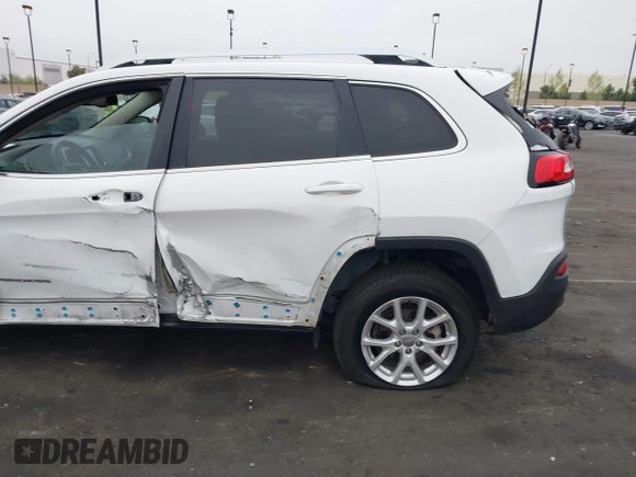 2015 Jeep Cherokee Latitude with VIN 1C4PJLCB0FW761871, listed as a IAAI auction lot 42099336 with 213,049 mi miles and . Bid and sale history available at DreamBid. Image 12.