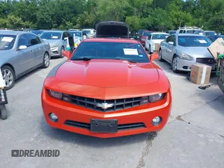 2013 Chevrolet Camaro LT z VIN 2G1FB1E35D9200406, wystawiony jako IAAI lot #42398599 z przebiegiem 118 700 mil mil oraz . Historia ofert i sprzedaży dostępna na DreamBid. Obrazek 12.