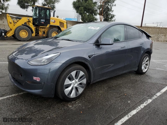 2023 Tesla Model Y Long Range with VIN 7SAYGDEE8PF929538, listed as a Copart auction lot 48779495 with 39,194 mi miles and Salvage Title. Bid and sale history available at carsss.com. Image 1.