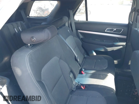 2017 Ford Explorer XLT z VIN 1FM5K8D89HGA43961, wystawiony jako IAAI lot #42174785 z przebiegiem 104 435 mil mil oraz . Historia ofert i sprzedaży dostępna na DreamBid. Obrazek 8.