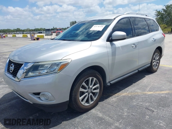 2016 Nissan Pathfinder SV with VIN 5N1AR2MN5GC647848, listed as a IAAI auction lot 42178328 with 155,942 mi miles. Bid and sale history available at carsss.com. Image 2.