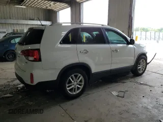 2015 Kia Sorento LX z VIN 5XYKTCA65FG644018, wystawiony jako Copart lot #60134275 z przebiegiem 96 892 mil mil oraz Nie do naprawy • Non repairable. Historia ofert i sprzedaży dostępna na DreamBid. Obrazek 3.