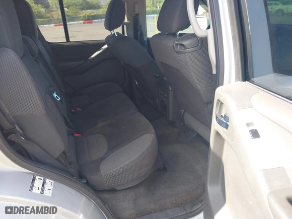 2012 Nissan Pathfinder LE with VIN 5N1AR1NN1CC607558, listed as a IAAI auction lot 39839685 with 147,975 mi miles. Bid and sale history available at carsss.com. Image 8.