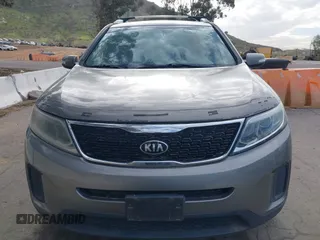 2015 Kia Sorento LX with VIN 5XYKTDA79FG584016, listed as a IAAI auction lot 41703361 with 123,265 mi miles. Bid and sale history available at carsss.com. Image 12.
