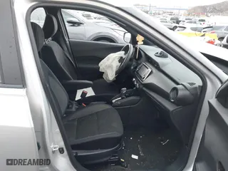 2019 Nissan Kicks S with VIN 3N1CP5CU9KL515401, listed as a IAAI auction lot 41010268 with 69,795 mi miles. Bid and sale history available at carsss.com. Image 5.