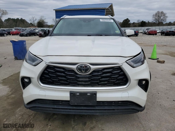 2021 Toyota Highlander XLE with VIN 5TDGZRBH1MS058326, listed as a Copart auction lot 49635535 with 41,193 mi miles and Salvage Title. Bid and sale history available at carsss.com. Image 5.