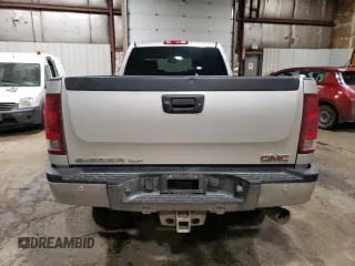 2012 GMC Sierra 2500HD SLT z VIN 1GT121C89CF120127, wystawiony jako Copart lot #42336495 z przebiegiem 142 396 mil mil oraz Szkoda całkowita • Salvage title. Historia ofert i sprzedaży dostępna na DreamBid. Obrazek 6.