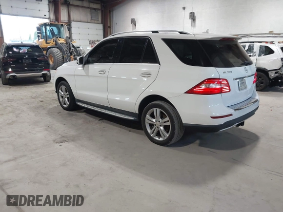 2015 Mercedes-Benz M 350 with VIN 4JGDA5HB3FA492815, listed as a IAAI auction lot 41976237 with 181,940 mi miles and . Bid and sale history available at carsss.com. Image 3.