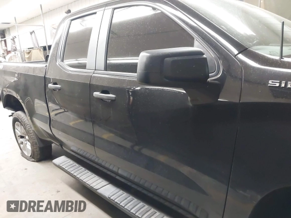 2020 Chevrolet Silverado 1500 Custom with VIN 1GCRWBEF0LZ247758, listed as a IAAI auction lot 40836607 with 83,727 mi miles. Bid and sale history available at carsss.com. Image 13.