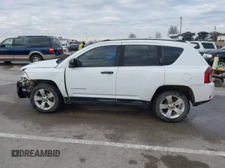 2016 Jeep Compass Sport with VIN 1C4NJDBB5GD804581, listed as a IAAI auction lot 41502976 with 196,351 mi miles and . Bid and sale history available at carsss.com. Image 14.