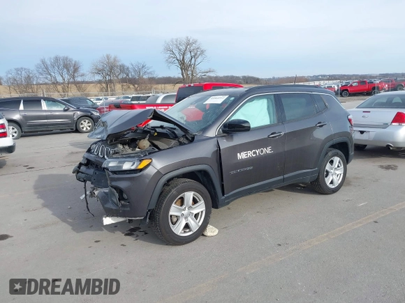2022 Jeep Compass Altitude with VIN 3C4NJDBB8NT152417, listed as a IAAI auction lot 41064512 with 154,328 mi miles and . Bid and sale history available at carsss.com. Image 2.