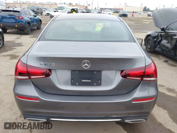 2021 Mercedes-Benz A 220 z VIN W1K3G4EB6MJ316650, wystawiony jako IAAI lot #42099393 z przebiegiem 27 510 mil mil oraz . Historia ofert i sprzedaży dostępna na DreamBid. Obrazek 16.