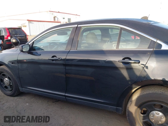 2015 Ford Police Interceptor z VIN 1FAHP2MK6FG190463, wystawiony jako IAAI lot #41757375 z przebiegiem 154 174 mil mil oraz . Historia ofert i sprzedaży dostępna na DreamBid. Obrazek 15.