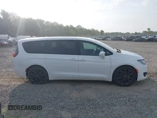2018 Chrysler Pacifica Touring Plus with VIN 2C4RC1FG5JR235381, listed as a IAAI auction lot 42096588 with 91,998 mi miles and . Bid and sale history available at DreamBid. Image 13.