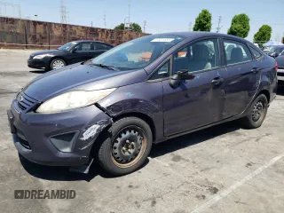 2013 Ford Fiesta S z VIN 3FADP4AJ1DM109409, wystawiony jako Copart lot #57337635 z przebiegiem 48 994 mil mil oraz Szkoda całkowita • Salvage title. Historia ofert i sprzedaży dostępna na DreamBid. Obrazek 1.