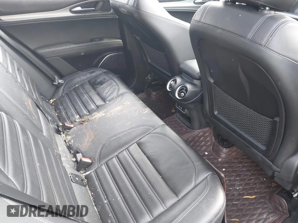 2022 Alfa Romeo Stelvio Veloce z VIN ZASPAKBNXN7D26328, wystawiony jako IAAI lot #42326409 z przebiegiem 42 494 mil mil oraz . Historia ofert i sprzedaży dostępna na DreamBid. Obrazek 8.