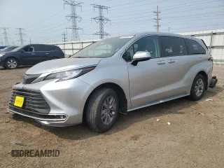 2022 Toyota Sienna XLE with VIN 5TDYRKEC0NS128511, listed as a Copart auction lot 59043675 with 57,573 mi miles and Salvage title. Bid and sale history available at DreamBid. Image 1.
