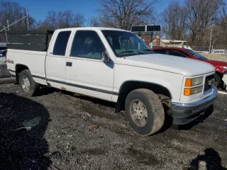 1998 GMC Sierra 1500 with VIN 2GTEK19M6W1546973, listed as a Copart auction lot 44362325 with 237,334 mi miles and Salvage Title. Bid and sale history available at DreamBid. Image 4.