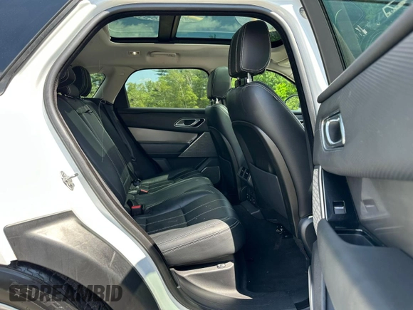 2018 Land Rover Range Rover Velar S z VIN SALYB2RV3JA746101, wystawiony jako Copart lot #64204745 z przebiegiem 69 220 mil mil oraz Czysty tytuł • Clean title. Historia ofert i sprzedaży dostępna na DreamBid. Obrazek 5.