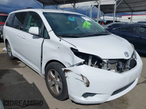 2013 Toyota Sienna LE AAS with VIN 5TDKK3DC4DS358746, listed as a IAAI auction lot 41788838 with 92,281 mi miles. Bid and sale history available at carsss.com. Image 1.