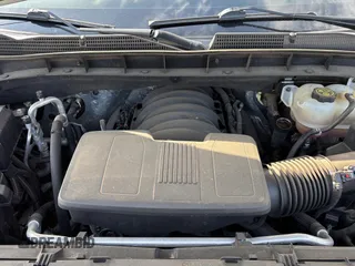 2021 GMC Sierra 1500 SLT z VIN 3GTU9DED1MG116187, wystawiony jako Copart lot #53917655 z przebiegiem 114 574 mil mil oraz Czysty tytuł • Clean title. Historia ofert i sprzedaży dostępna na DreamBid. Obrazek 7.